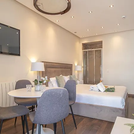 Pyr - Puerto Banus Apartment