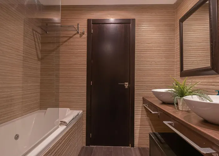 Pyr - Puerto Banus *